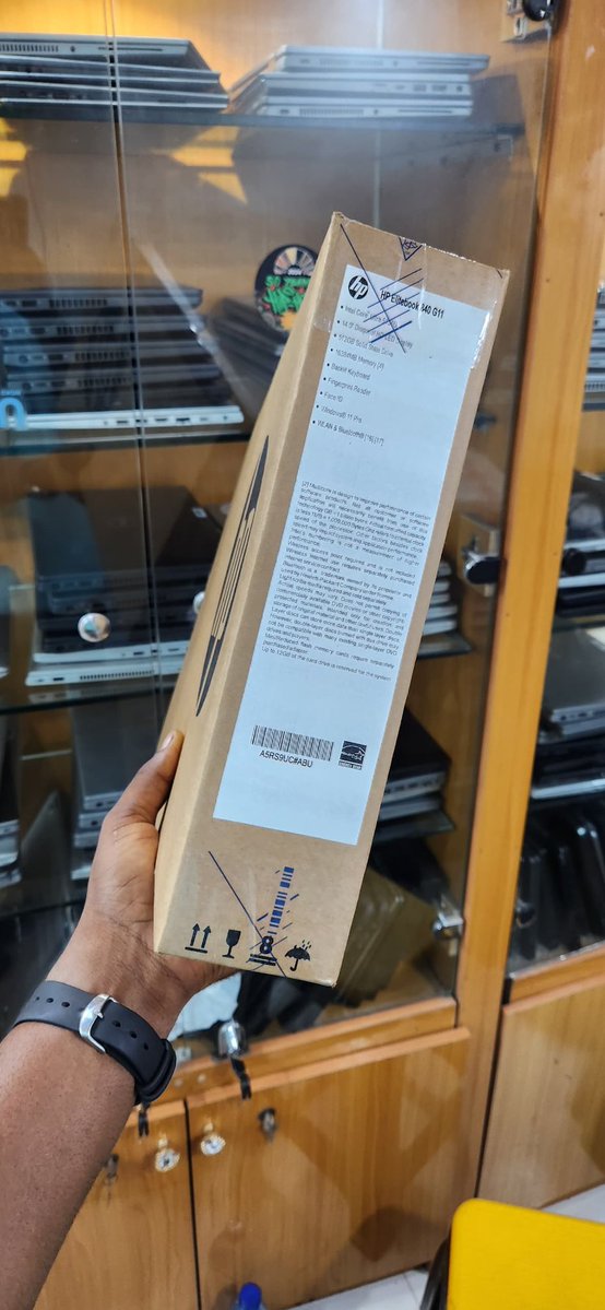 Val_Gadget's tweet image. Brand New || elitebook 840 G11
16gb ram //512gb ssd 
Ultra 5, 14 generation
12cores speed 
14 logical processor 
NPU 0 AI Boost 
Face ID/ fingerprint 
American standard 🇺🇸🇺🇸