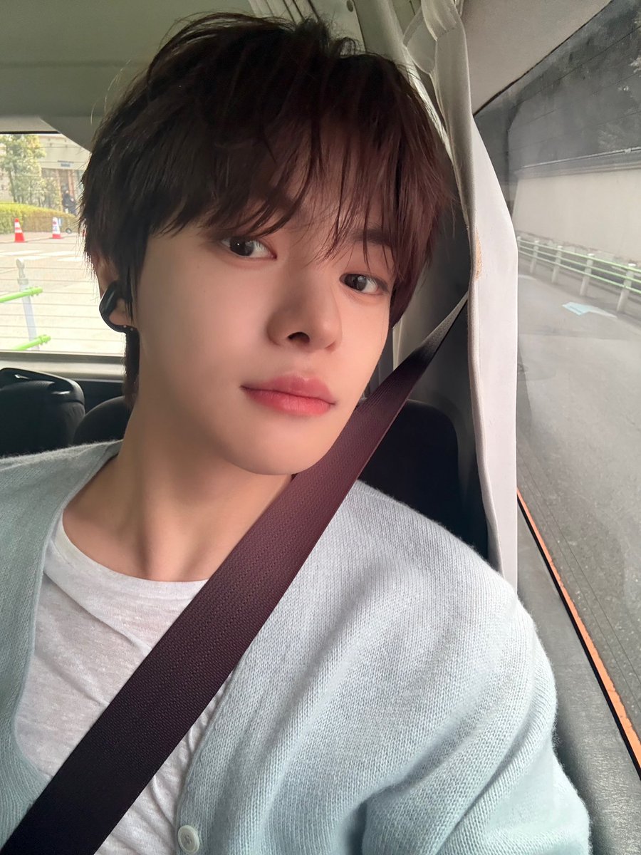 𝙨𝙬𝙚𝙚𝙩. 🥺

there are hundreds of words to describe him, but sweet is one of them. 
he never fails to make me smile whenever i'm around him. 
his existence is a blessing and i adore everything bout him. my cutie pie. 🩷