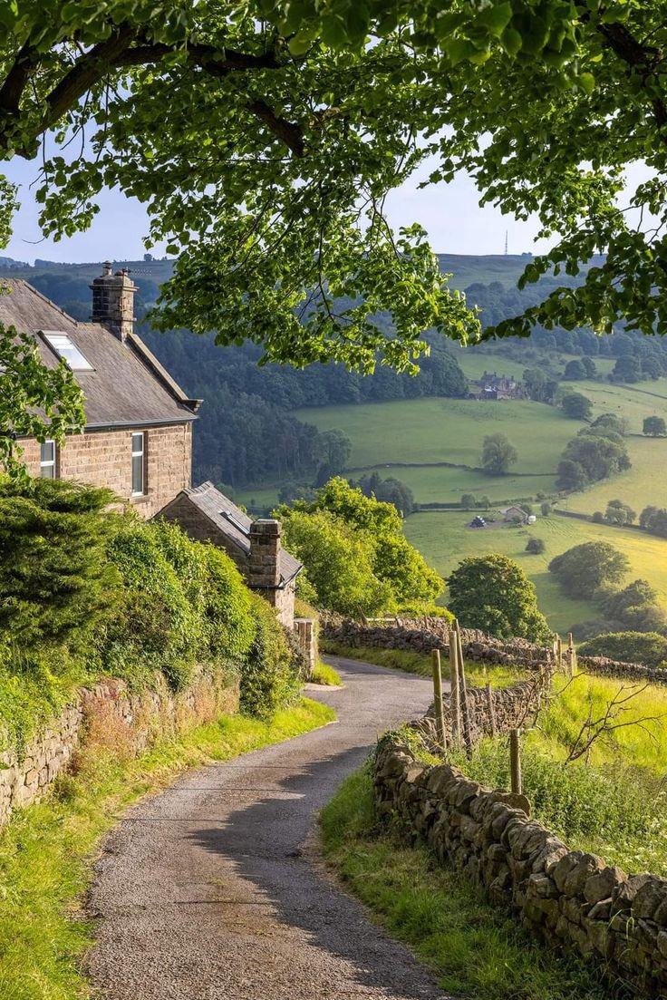 English countryside https://t.co/REvAR0TzDa