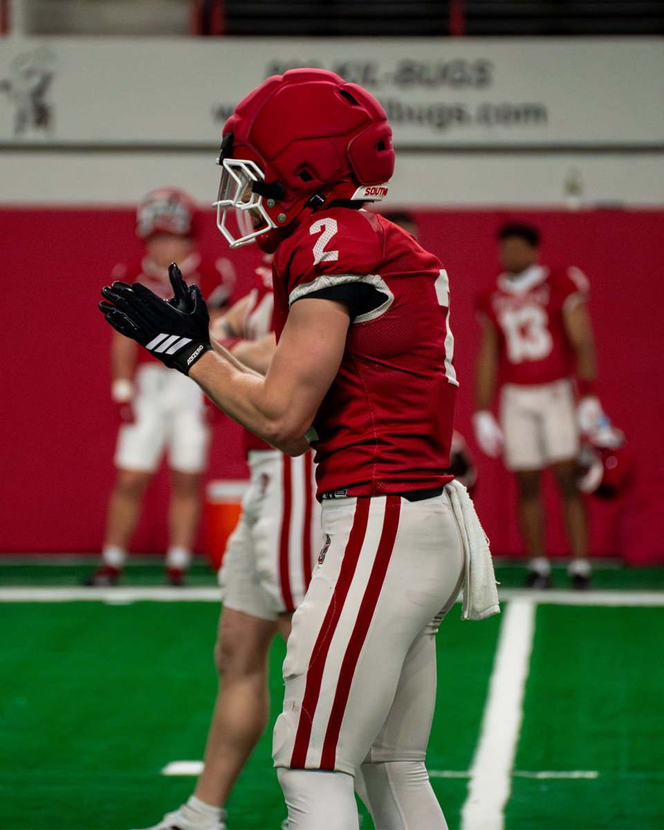 South Dakota Football tweet media