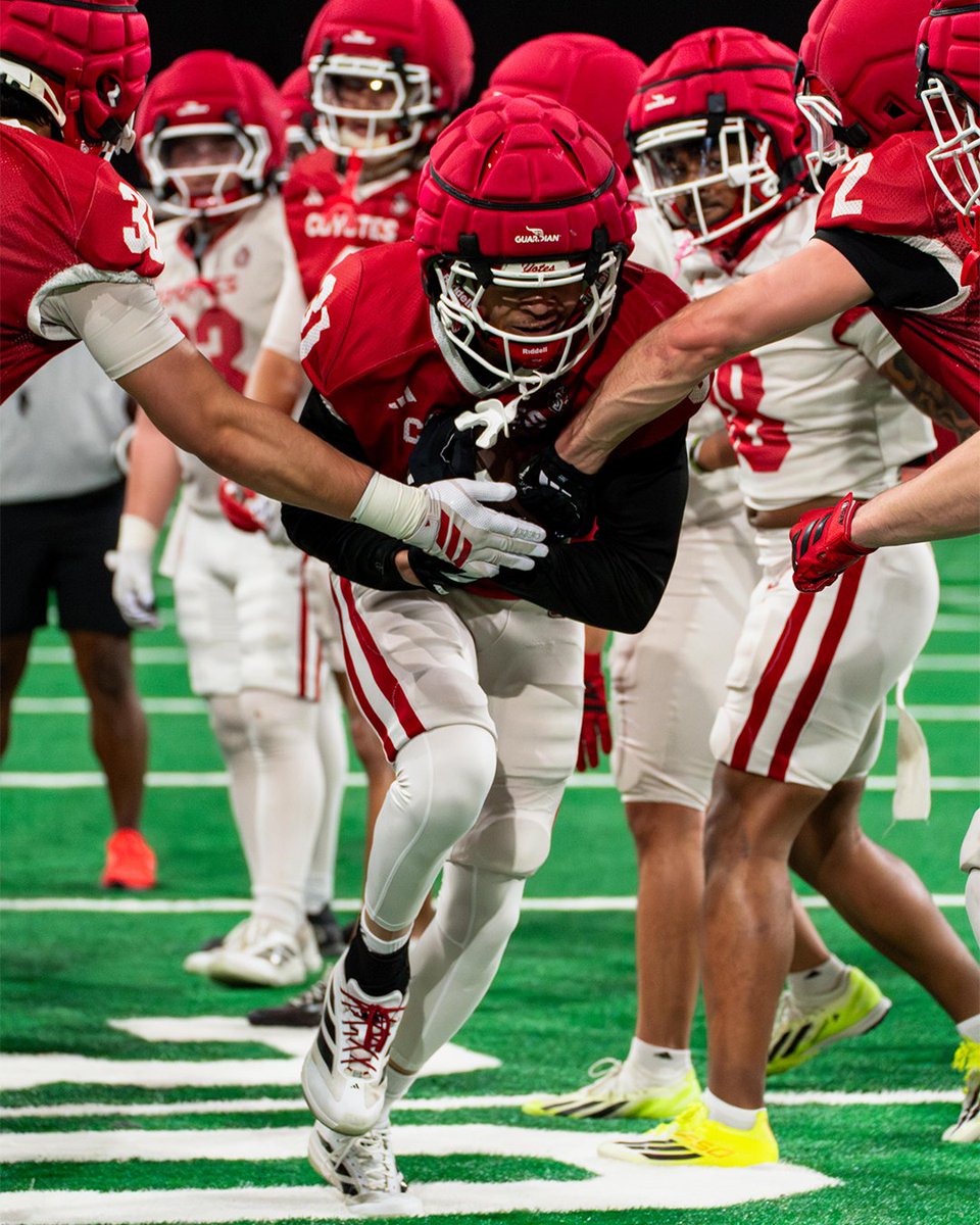 South Dakota Football tweet media