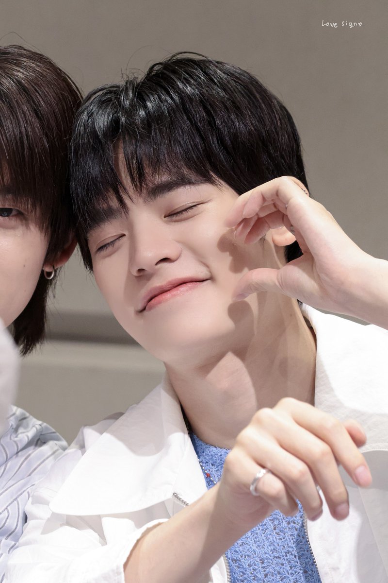 𝑳𝒐𝒗𝒆 𝒔𝒊𝒈𝒏 ◞♡ tweet media