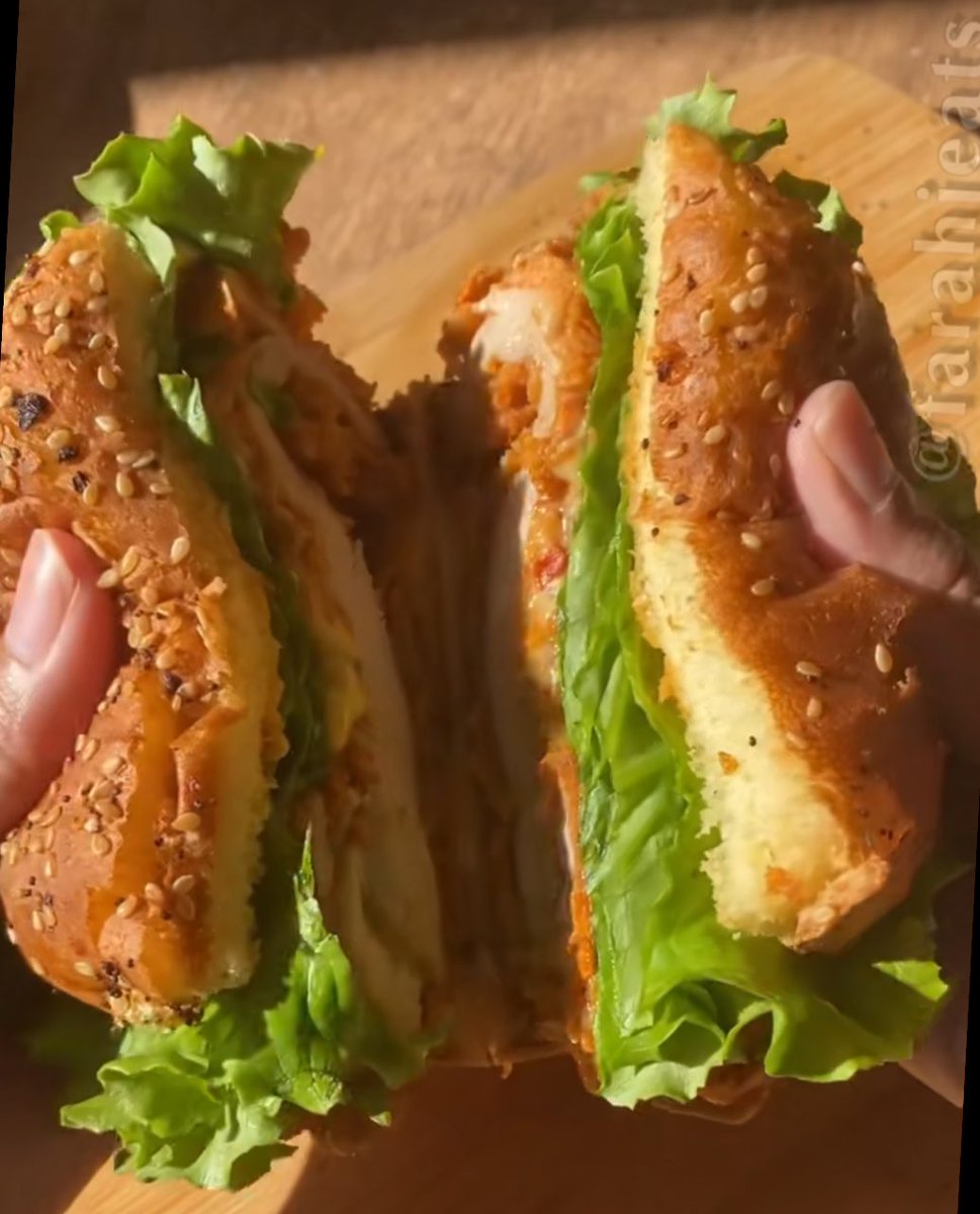 Amna Hussain tweet media