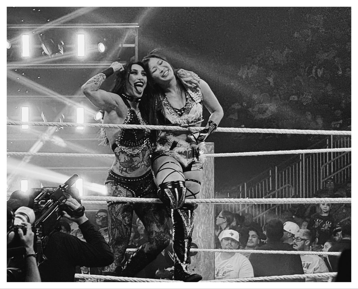 thejohnsanny's tweet photo. I’ve focused on creating content &amp; work so I could try &amp; accomplish my Bucket List dream, Take 📸 for @WWE Raw here in HTX. I didnt get complete it but made the best of what I could do. Use my phone &amp; still mix my love of wrestling &amp; photography. @RheaRipley_WWE @Iyo_SkyWWE https://t.co/Dbp2eMIWHj