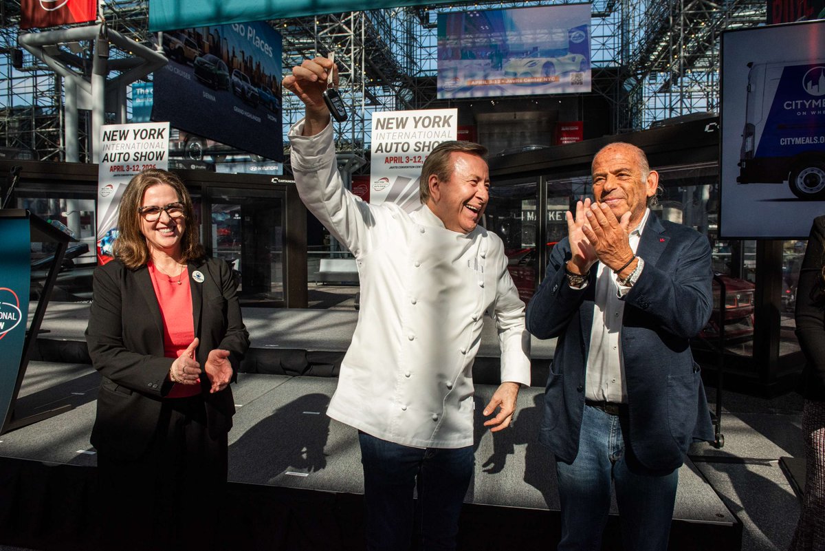 New York Auto Show tweet media