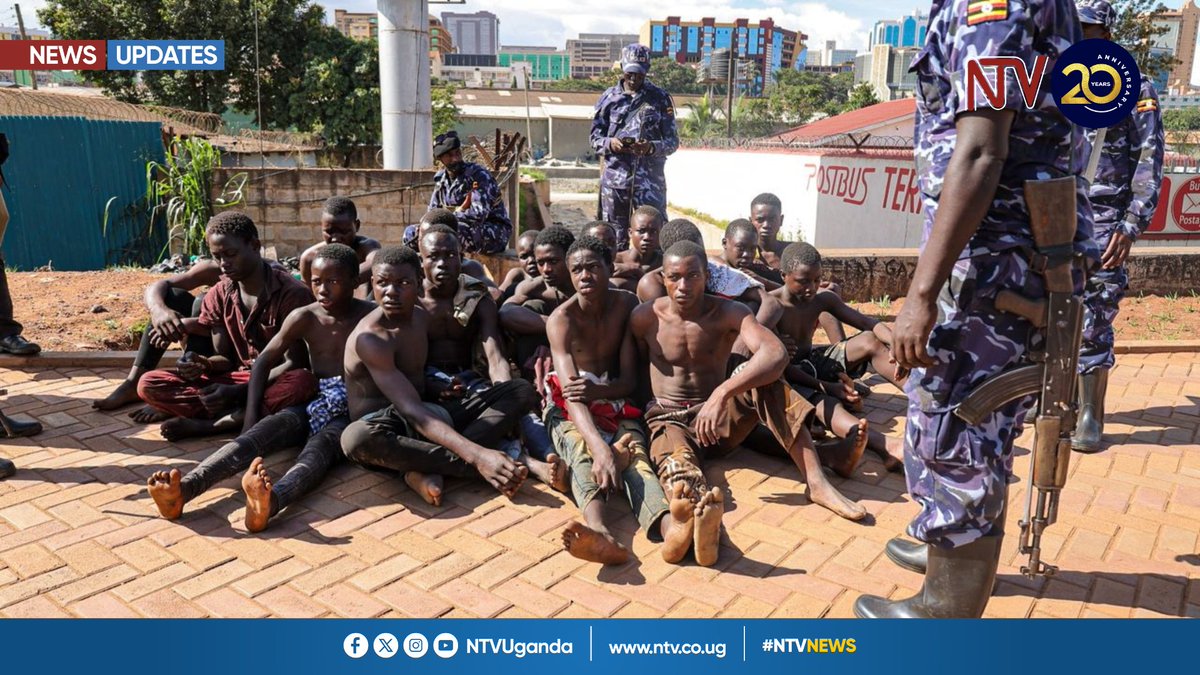 ntvuganda's tweet image. This evening, gunshots were fired at Queen's Way as police stormed drainage channels, dismantled gang hideouts, and arrested over 100 individuals during a two-day operation by the Uganda Police Force, alongside its sister security agencies. 

The operation, which began on Easter