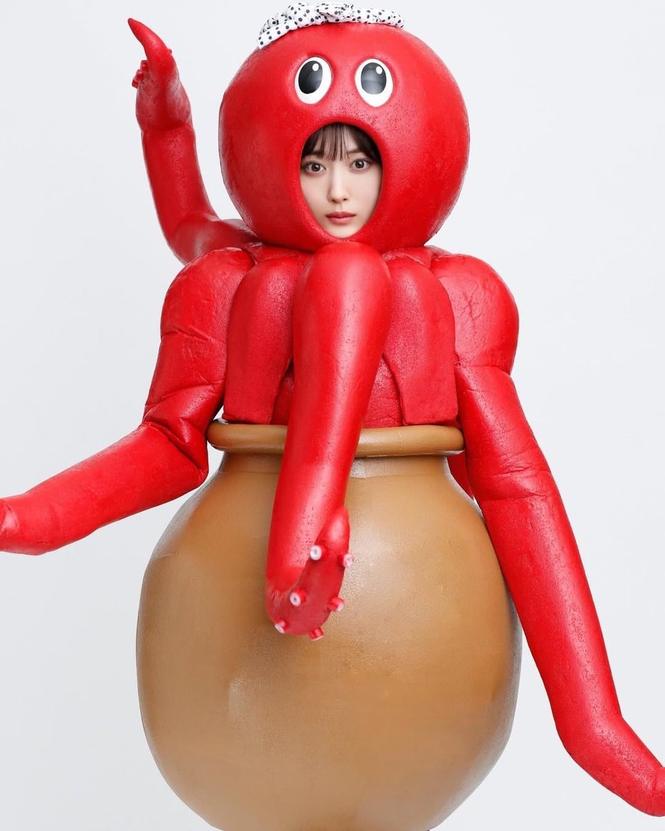 皆さんはアイドルの顔出し着ぐるみ、どなたのどの顔出し着ぐるみが１番好きですか？😳
ぜひ聞かせてください！
instagram.com/p/CqfTJ6Hvm_J/…
instagram.com/p/C5NNeGnPx8i/…