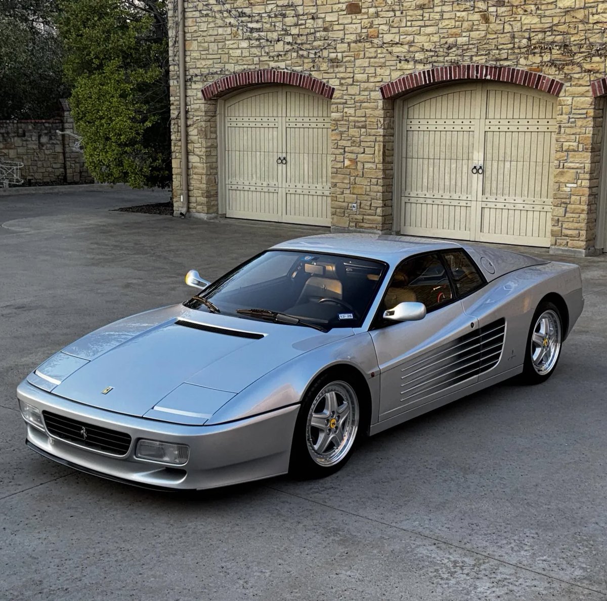 HemmingsNews's tweet photo. Silver. Documented. Sorted. This 1992 Ferrari 512TR — complete with a recent engine-out belt service — has found its next chapter. SOLD.
#Hemmings #FerrariClassic #ItalianSupercar #CollectorCar https://t.co/LCt8XH8ySF