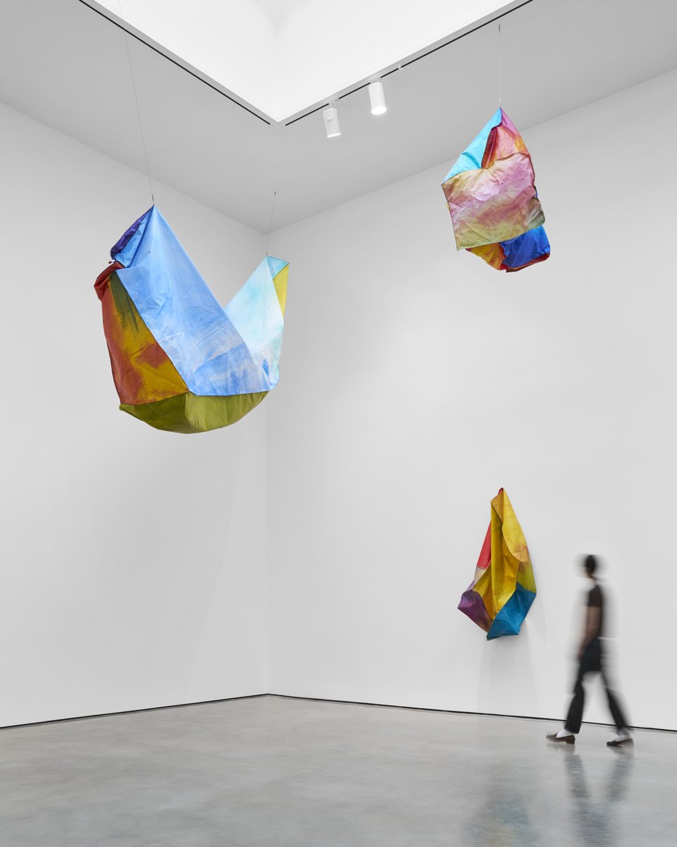 PaceGallery's tweet photo. @HYPEBEAST celebrates Sam Gilliam's stitched compositions on view through April 25 at #PaceNY: "These works highlight Gilliam’s ability to transform limitations into opportunities, producing vibrant compositions of colliding geometries and colors that resist easy categorization." https://t.co/o2UVqqZWY9