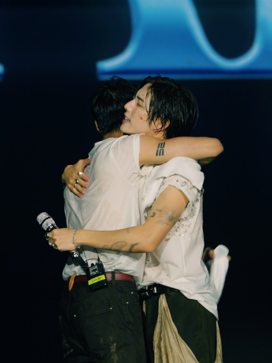 m e l l o tweet media