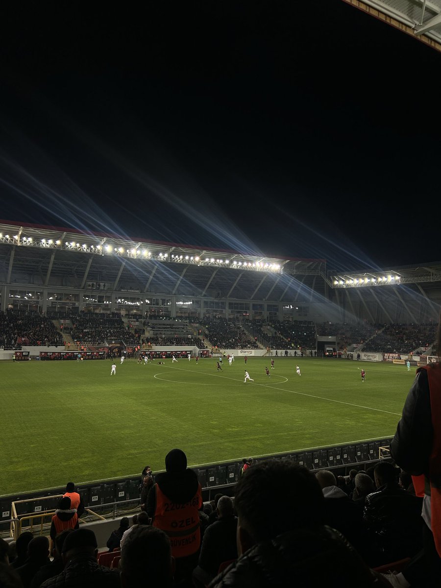 OnlyCorumFK's tweet photo. Başarılar Çorum FK ♥️🖤 https://t.co/GwFPvIcPOF