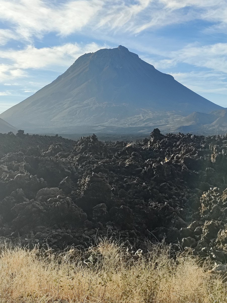 Heitmayer1's tweet photo. Erst vor kurzem habe ich die Kap Verden besucht, fast noch ein Geheimtipp. Mein Lieblingsorte war die Insel Fogo.
@travalacom https://t.co/NHCIkqk9ll