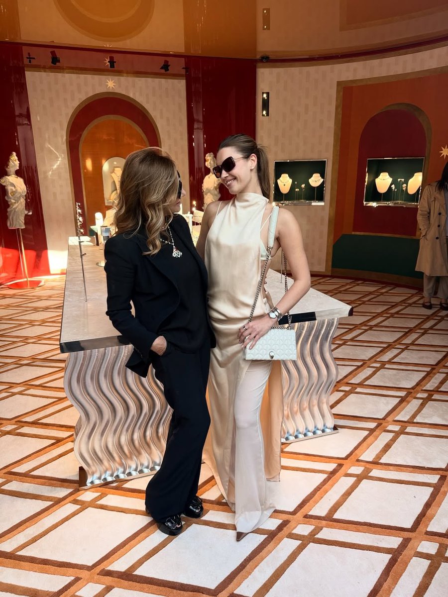 Afra Saraçoğlu World Fan Club tweet media