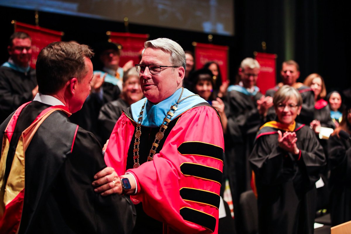 GovLauraKelly's tweet photo. Yesterday, we celebrated the investiture of Dr. Thomas Newsom as the 11th president of @pittstate. Pitt State has long been a leader in preparing students for careers, and I’m confident that will continue under Dr. Newsom’s leadership. https://t.co/KPGMmkXMH9