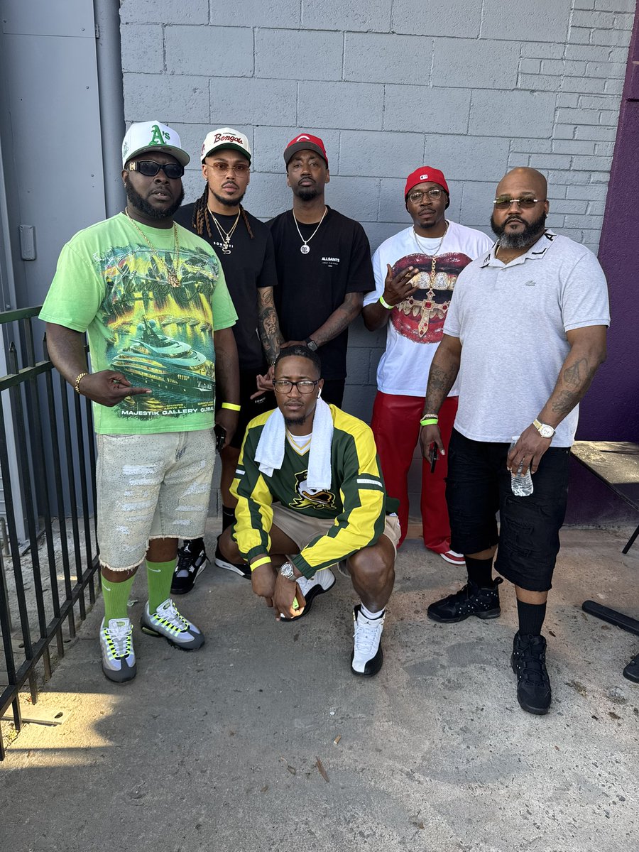 MELO VAYE tweet media