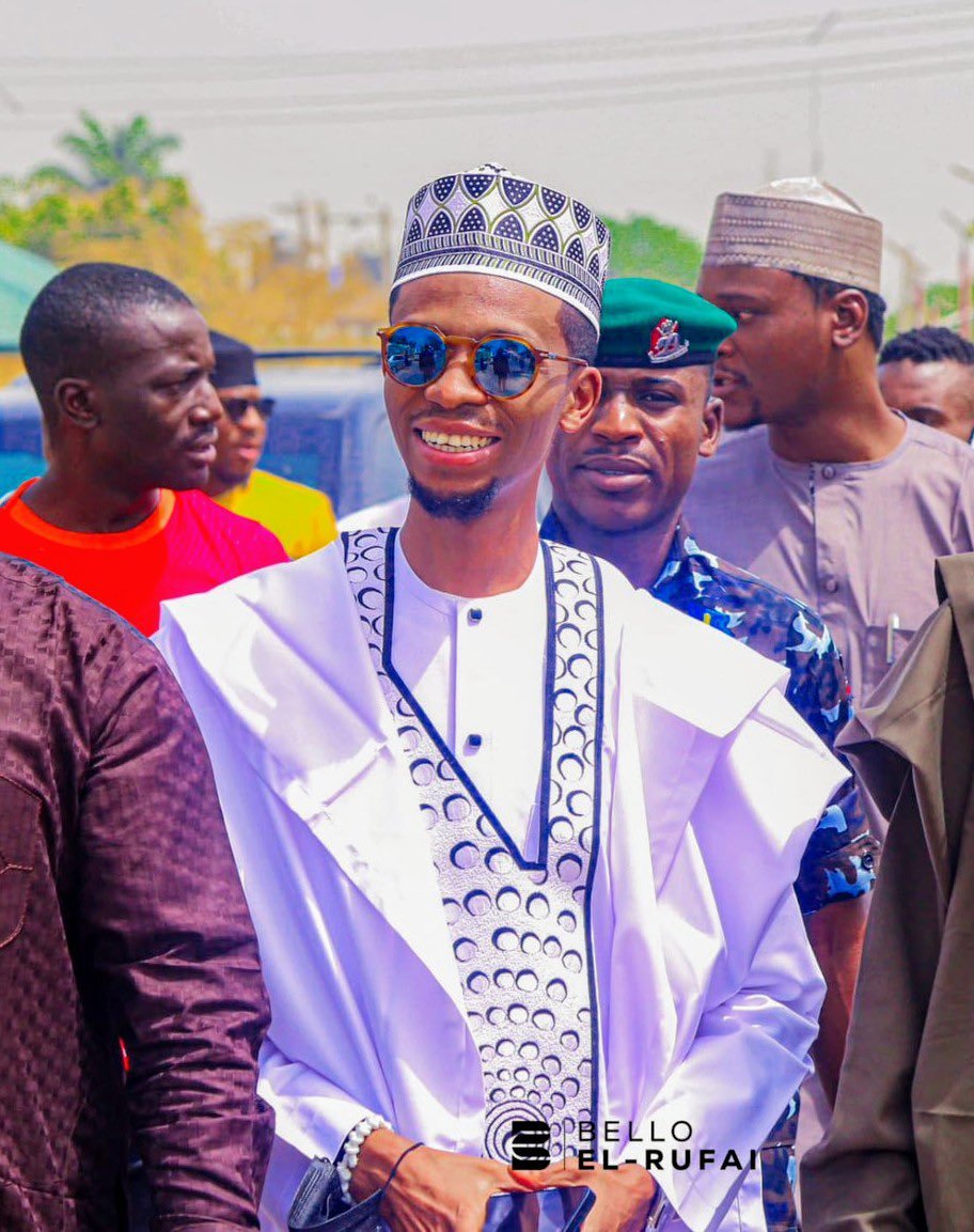 Allah dan rahamarka.
Allah dan alfarmarka.
Allah dan mulkinka.
Allah kaine shaida kai kasan irin kaunar wannan bawan naka <a href="/B_ELRUFAI/">Hon. Mohammed Bello El-Rufai</a> . Ya Allah yadda nake kaunarsa ya Allah ka kaunace shi ka cika masa dikkan burikansa na alkairi  duniya da lahira, Allah ka raba shi da dikkan
