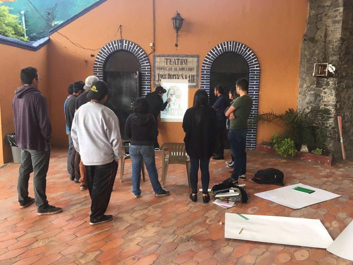 BeatsAndRiffs's tweet photo. Hace 10 años realizamos un taller de stencil con el artista urbano Watchavato en el Teatro José Recek el cual hoy se encuentra en total abandono. 

El Colectivo El Teatro del Puente tienen una iniciativa para rescatarlo, ayudémoslos firmando la petición 👉 https://t.co/yyNB0baBRP https://t.co/lTnPRxTeMm