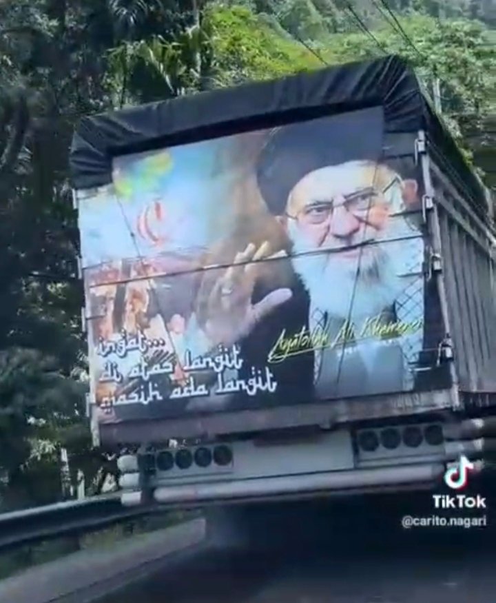 TukangL47885907's tweet photo. @IraninIndonesia Kata itu buat pemimpin muslim seluruh dunia agar tdk takut dng trump: ingatlah di atas langit masih ada langit https://t.co/VfzeN7fhxP