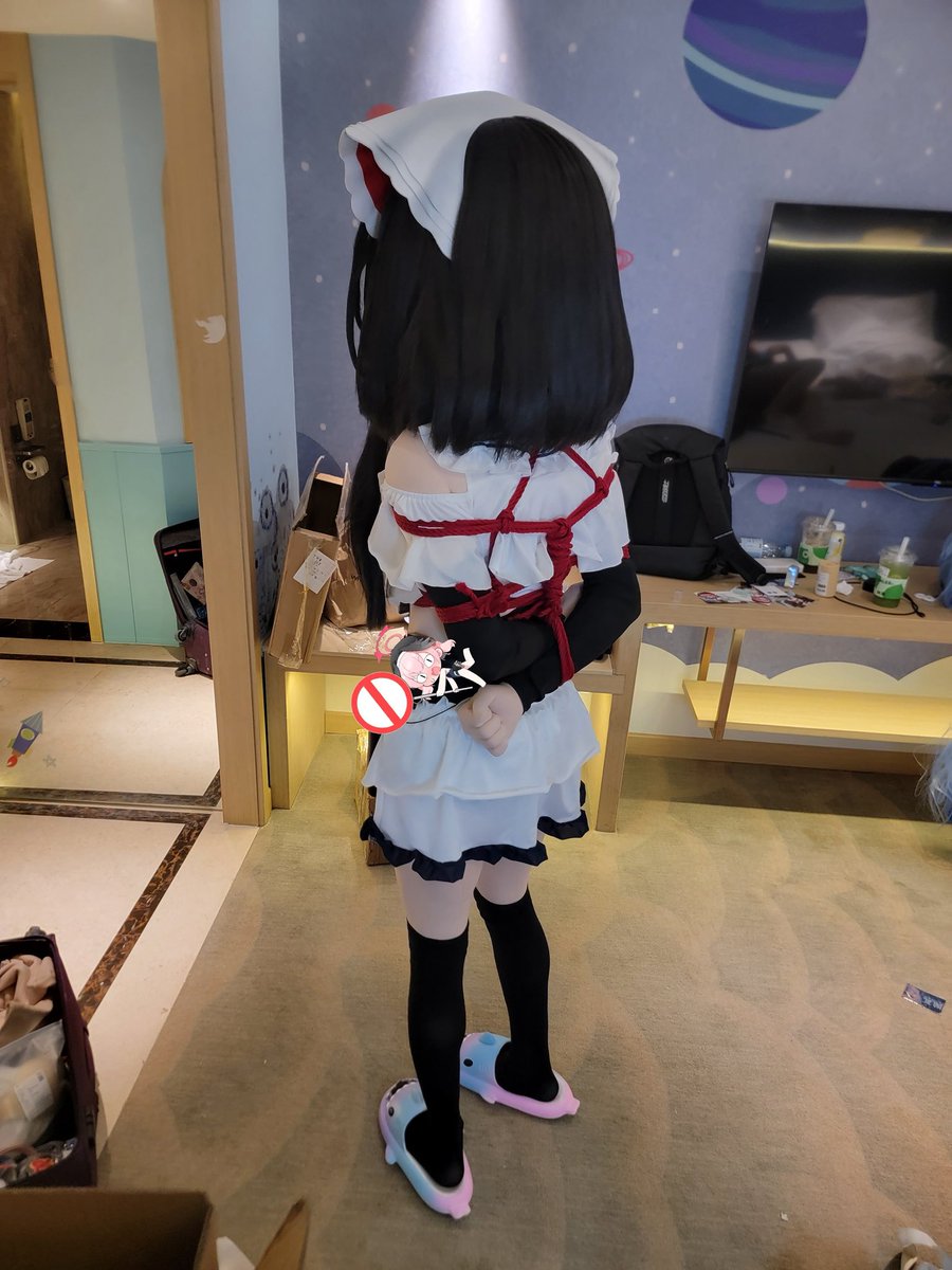 （一不小心被逮住了，手足无措中…）
🪢：<a href="/_XingShang_/">行觞</a> 
#水着 #swimsuit #泳装
#长风 #捆绑
#碧蓝航线 #アズールレーン #AzurLane