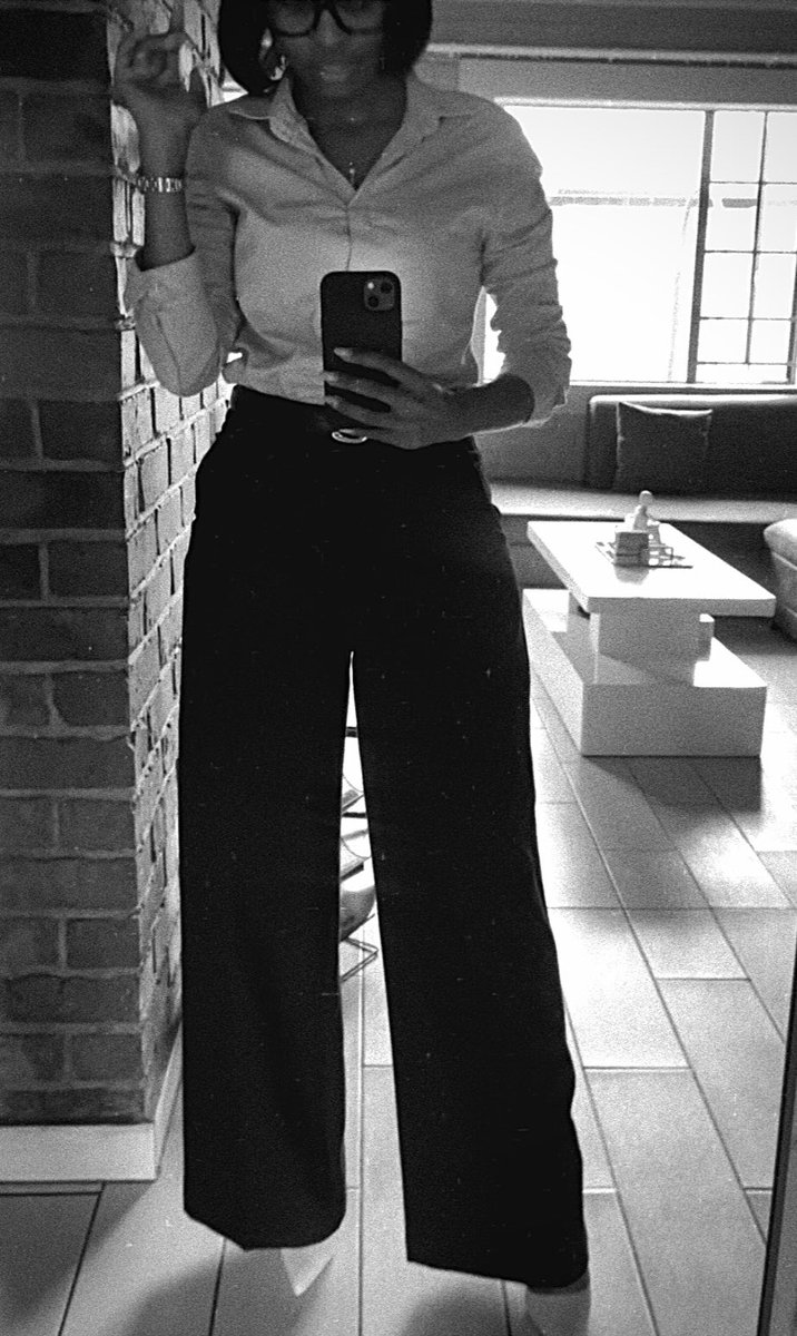 Buhle 🌻 tweet media