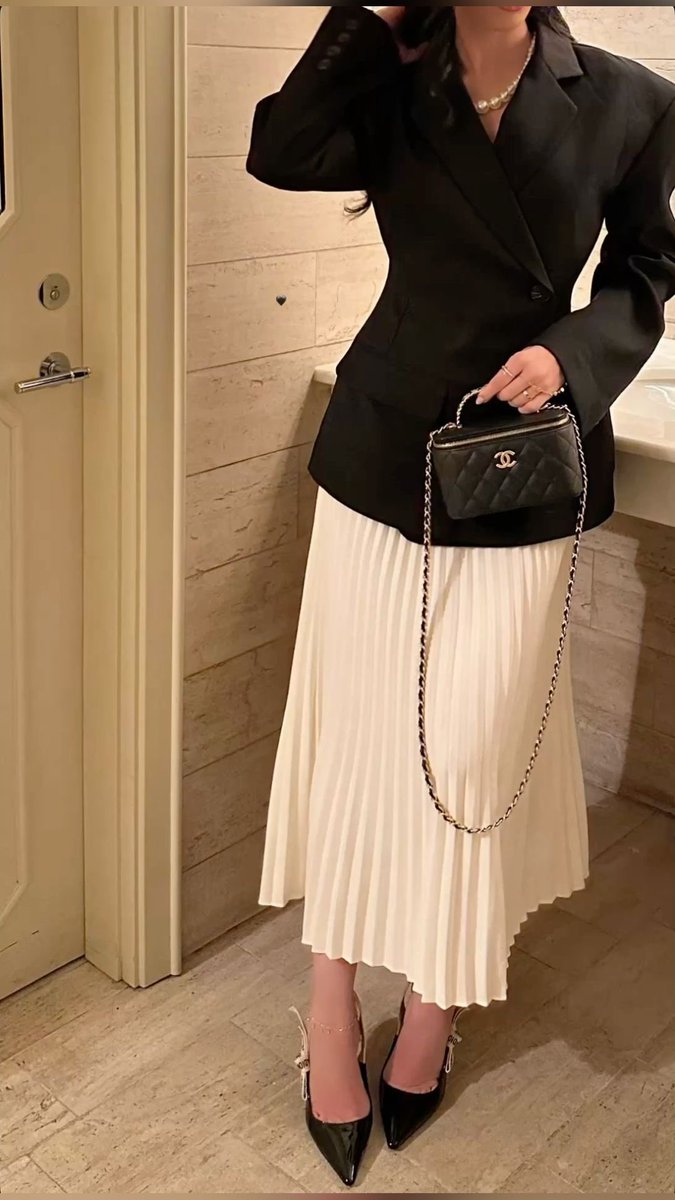 صـيـتـه tweet media