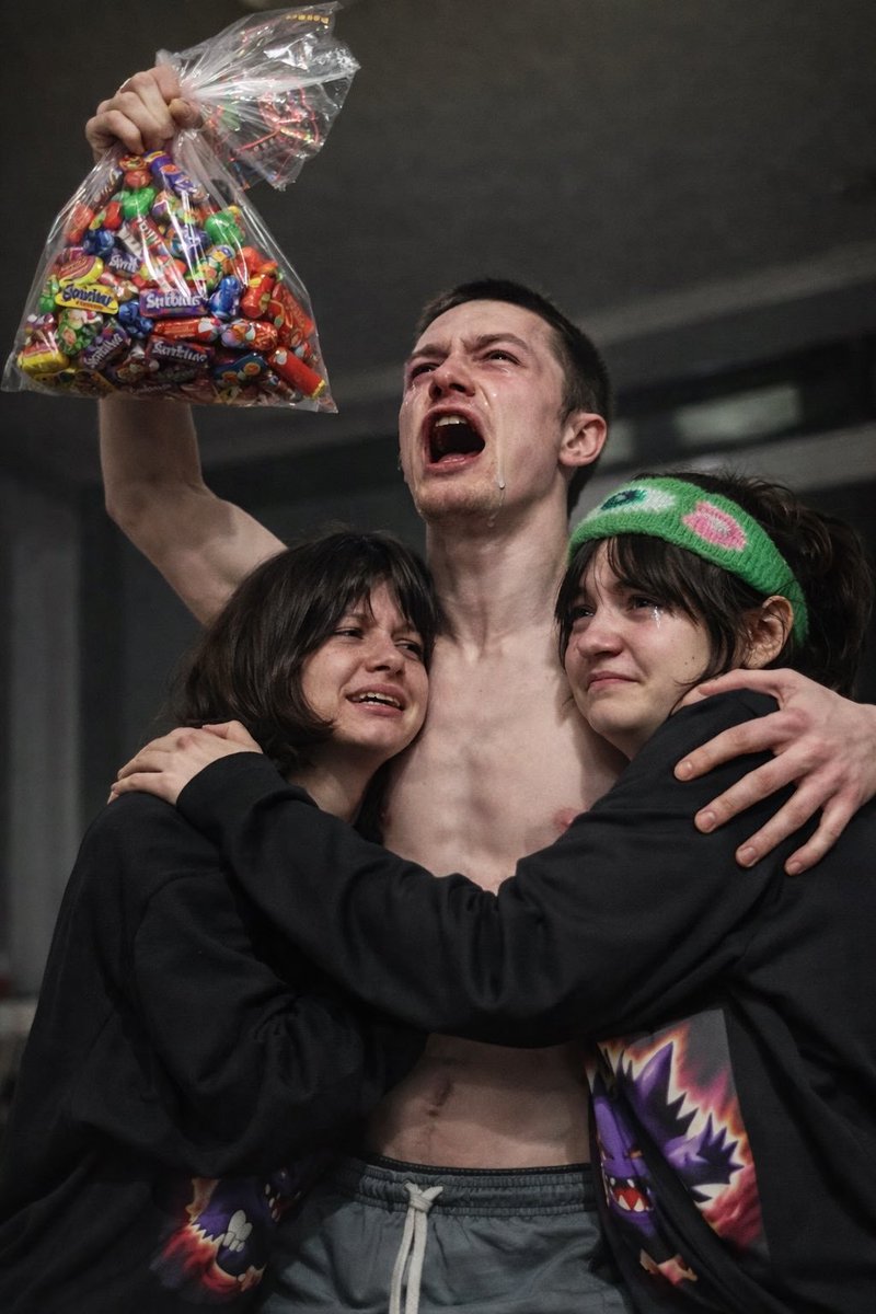 UnfortunatelyAwake tweet media