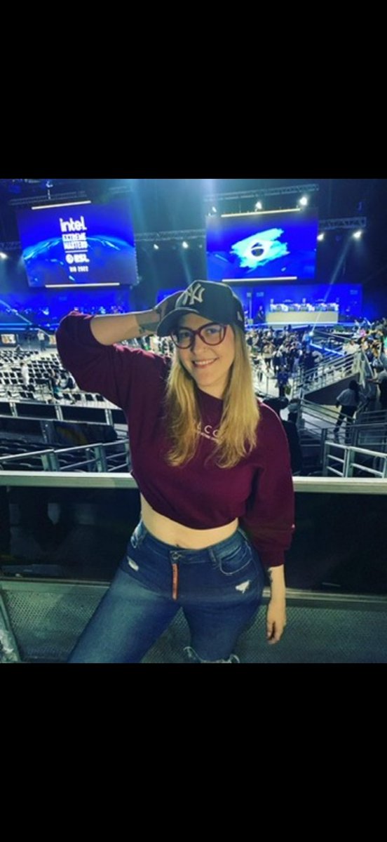 Nahzinhaa tweet media