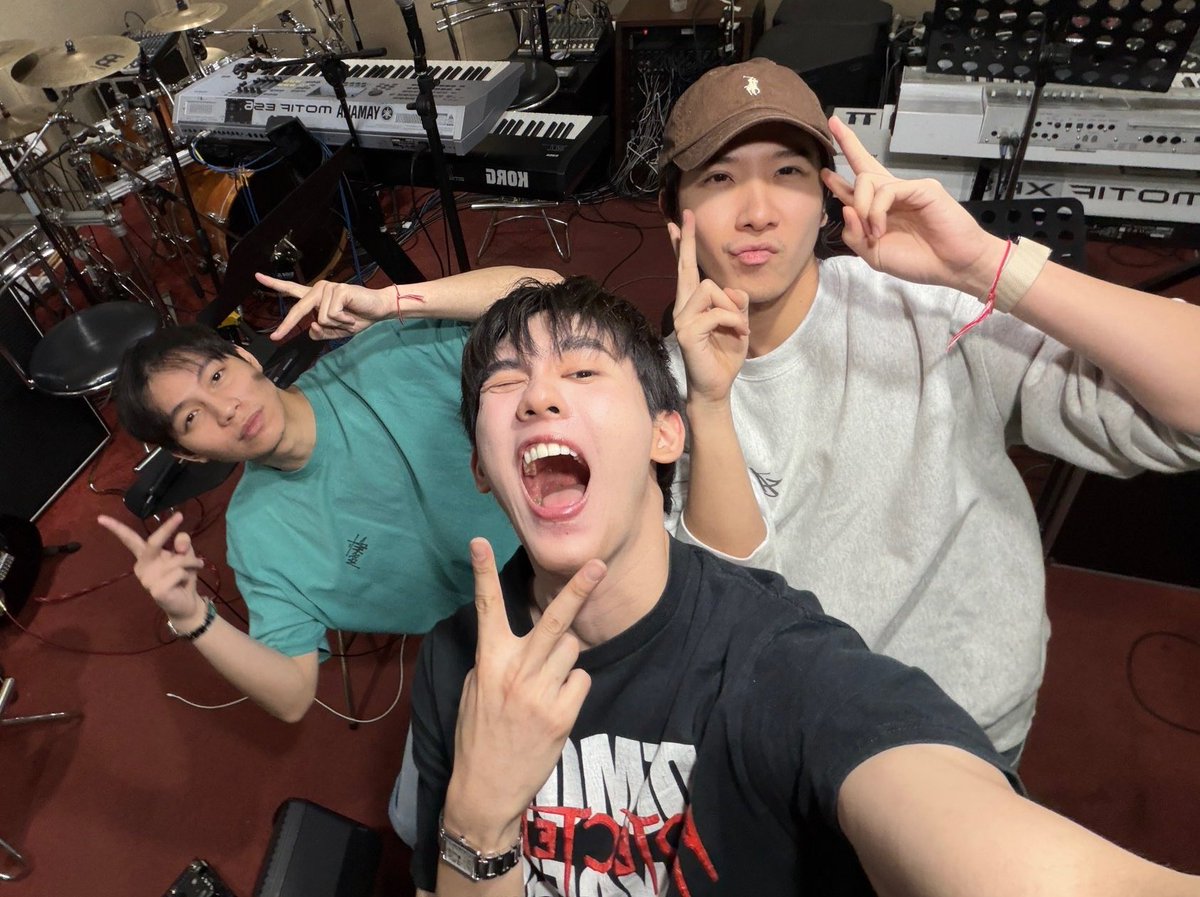 leafie 🌱 MET FK AGAIN!! tweet media