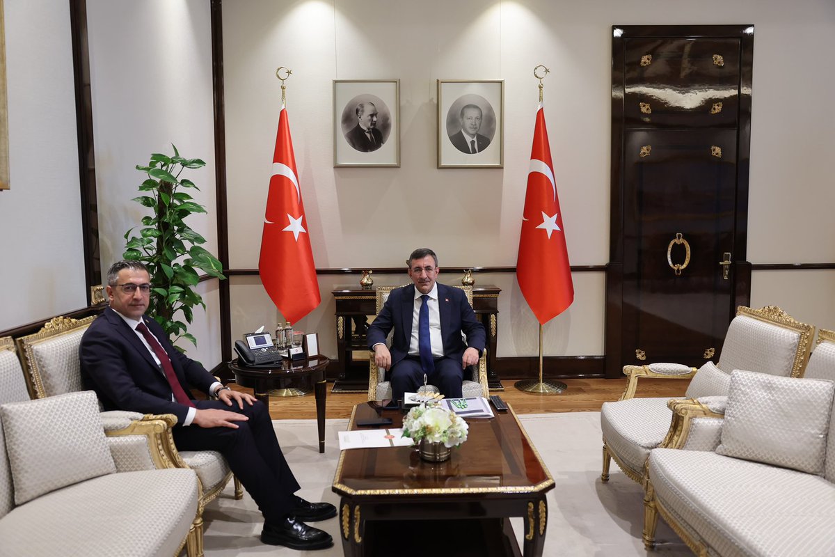 Cumhurbaşkanı Yardımcımız Sayın Cevdet Yılmaz’ı ziyaret ederek şehrimizin gündeminde bulunan;

-Uluova ve Kuzova Sulama Projeleri
-Çimento Fabrikasının il dışına taşınması
-Hamzabey Barajı ve içme suyu problemi
-19 Mahallemizin Kentsel Dönüşümü
-SSK Hastanesinin yerine hastane