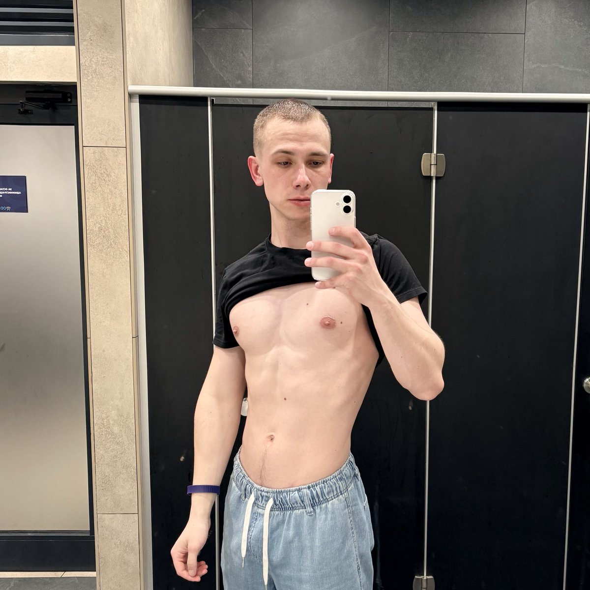charnikovxxx tweet media