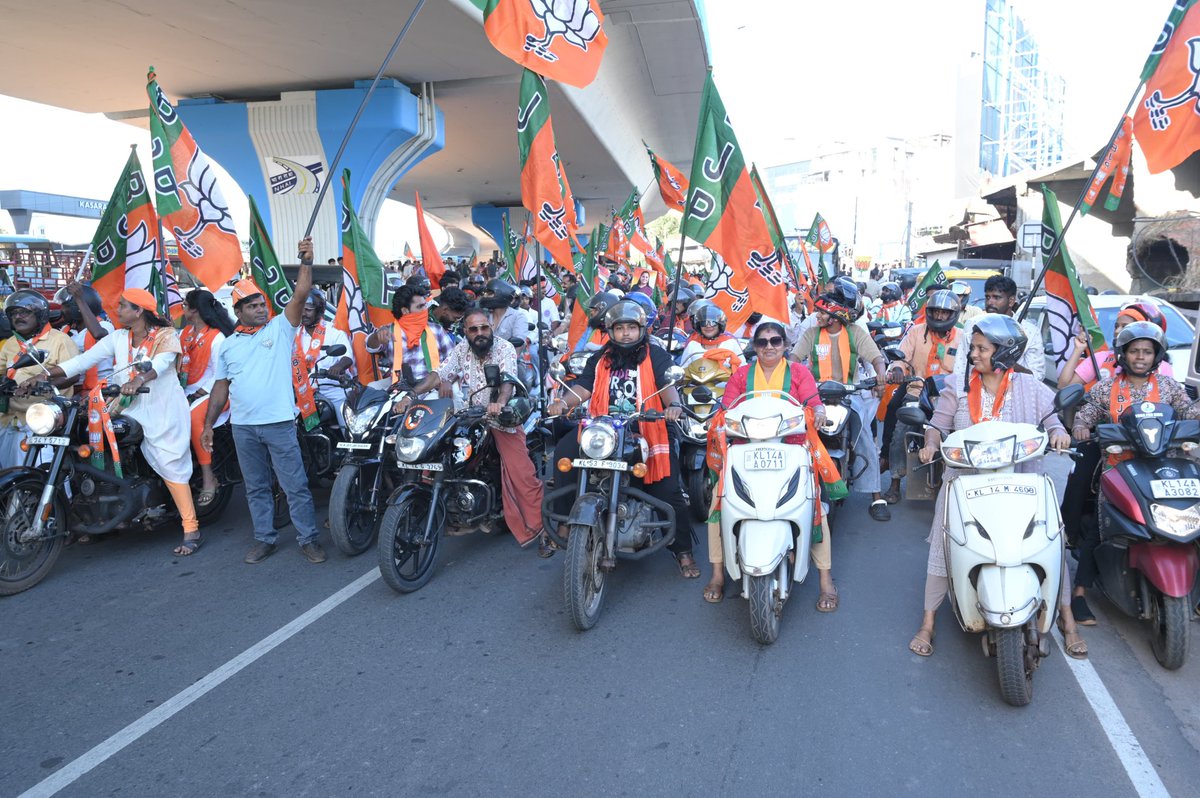 AshwiniML2's tweet photo. Thank you, Kasaragod, for making the Kottikalasham a truly memorable event.
#Vote4Development
#Vote4NDA
#Vote4Ashwini https://t.co/9BD21QFxDk