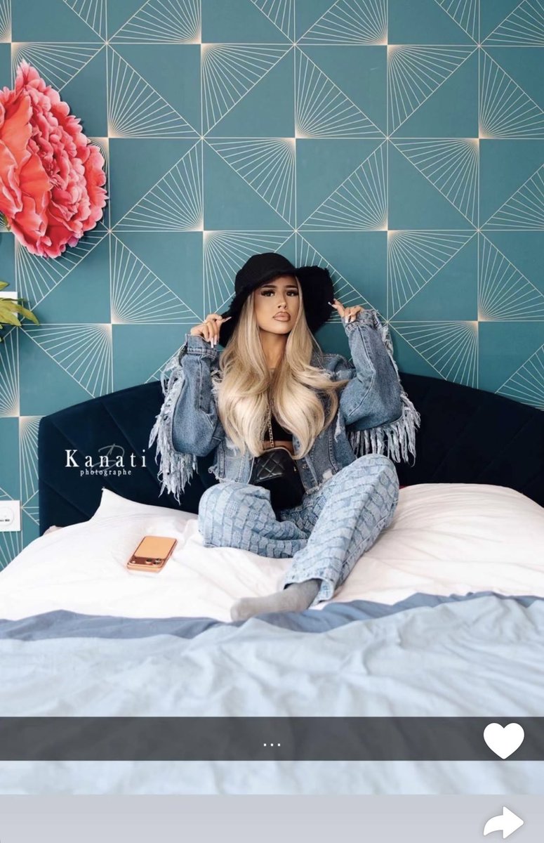 IAMNOORAAA TAKES PARIS 🇫🇷🥖 tweet media