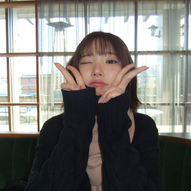 Hearts2Hearts Base tweet media