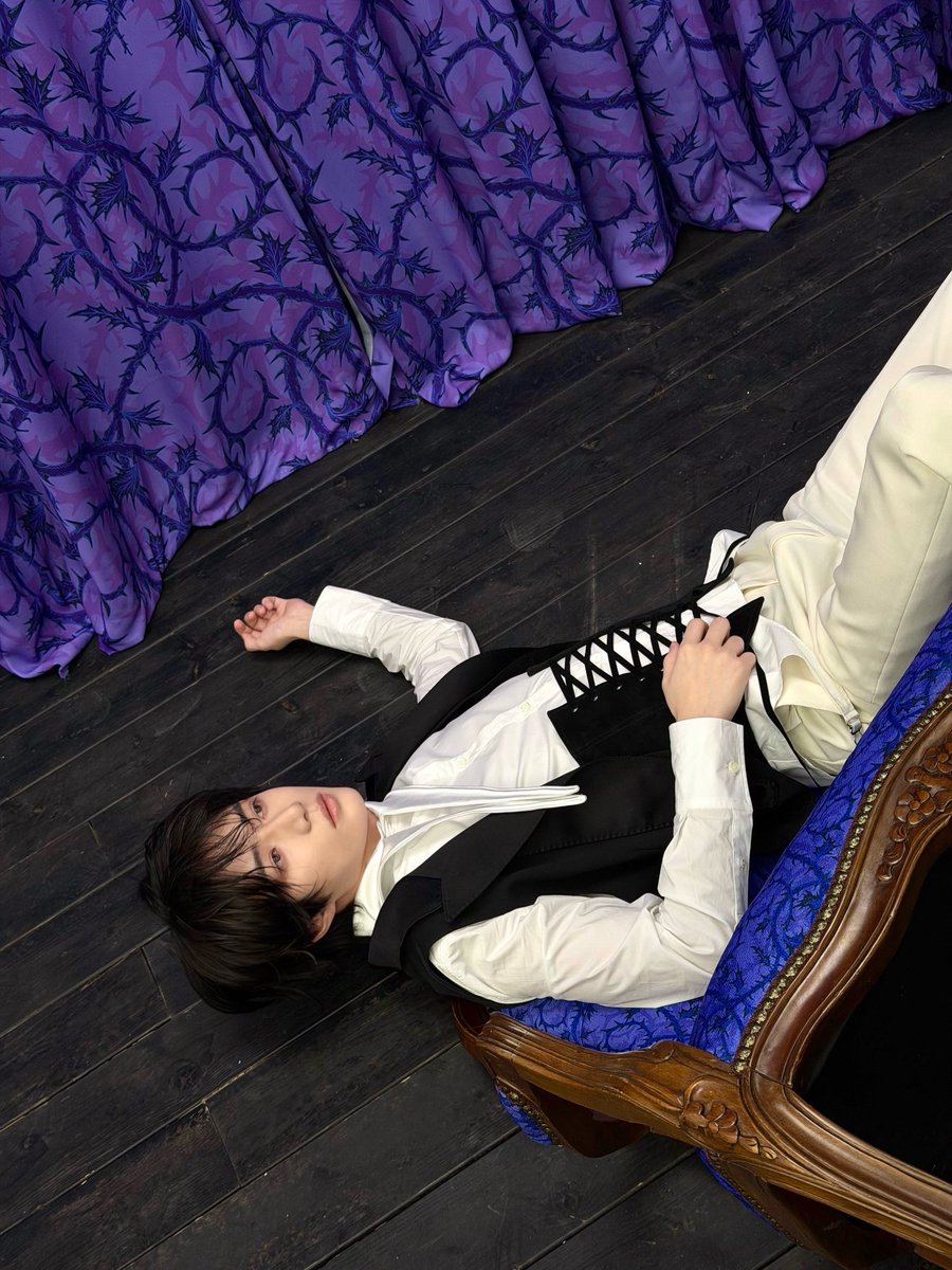 7TH YEAR: sharon 𖣂 🏡 tweet media