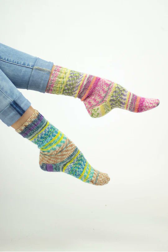 ecojoyknits's tweet image. Universal Yarn, “Easel Basic Toe-Up Socks” #freeknittingpattern #sockknitting #woolyarn 

universalyarn.com/products/easel…