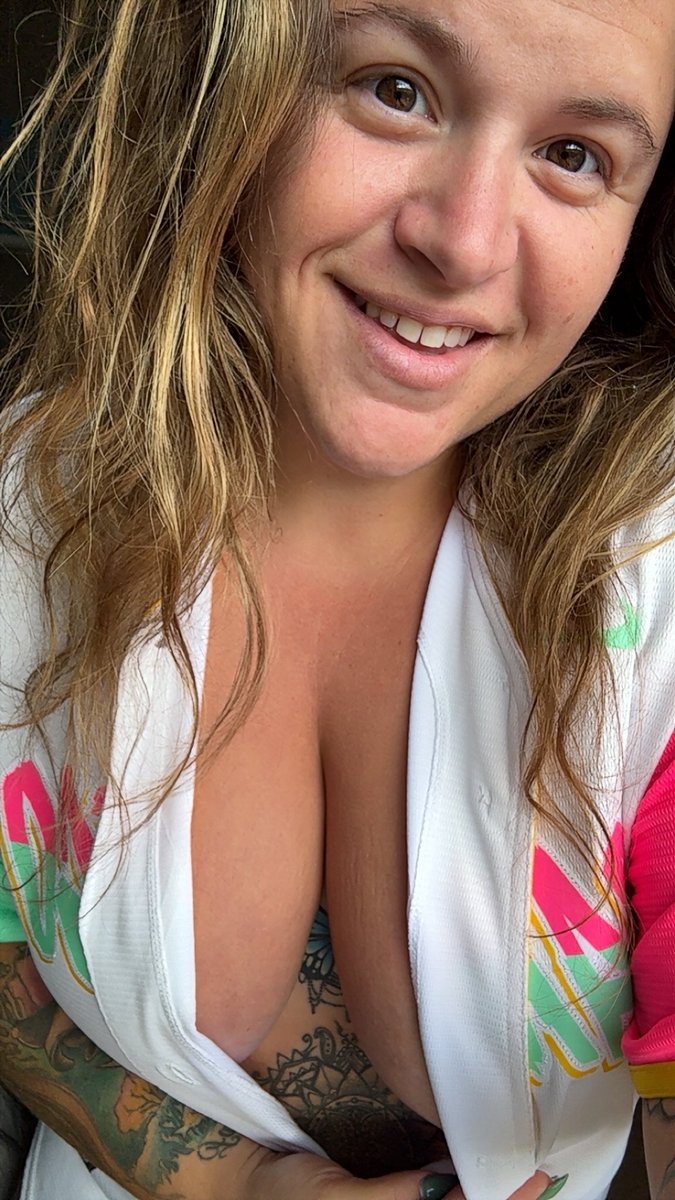 Handful of Heather tweet media