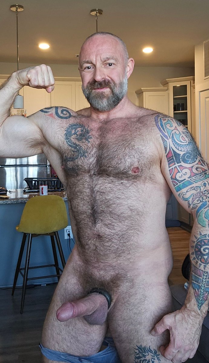 FURRY MUSCLEBULL 💪🏼 tweet media