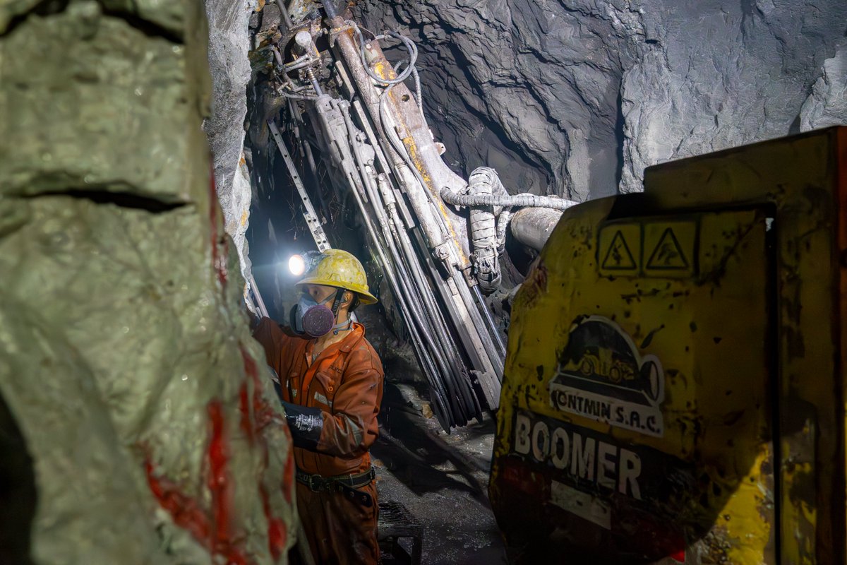 Silver_X_Mining's tweet photo. A producing underground mine.
A scalable throughput profile.
A district with 40+ veins.
Tangana anchors Silver X’s current production while outlining long-term expansion potential.
~75.8 Moz AgEq
~14-year mine life
2025 PEA in place
Positioned for growth.
#SilverXMining #Silver #Mining #Growth