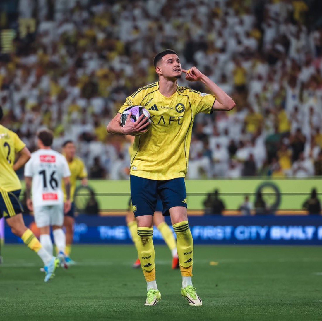 راكان العصيمي .. tweet media