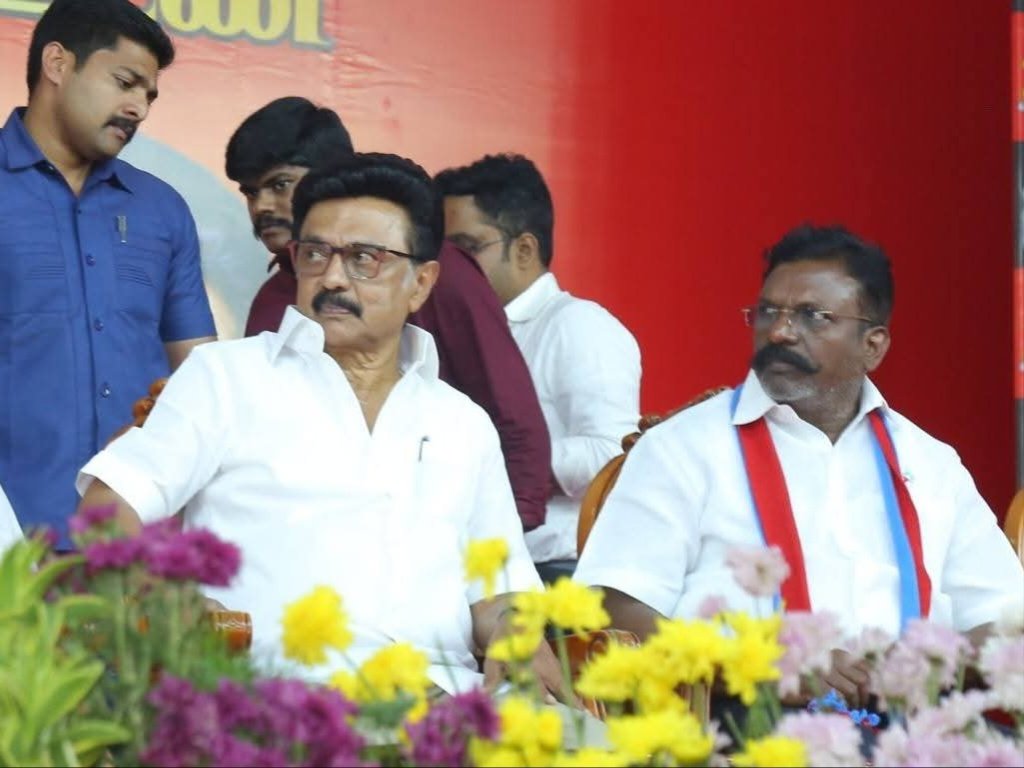 vckyouthwing's tweet photo. திமுக ஆட்சி மீண்டும் உதிக்கப்போவது உறுதி;என முதல்வர் @mkstalin க்கு விசிக தலைவர் எழுச்சித்தமிழர் @thirumaofficial அவர்கள் உறுதியளித்தார்.
#ஸ்டாலின்_தொடரட்டும்!
#தமிழ்நாடு_வெல்லட்டும்!
வாக்களிகள்!
மதச்சார்பற்ற முற்போக்கு கூட்டணிக்கு.
#VCKYOUTHWING #VOTEFORDMKALLIAMCE https://t.co/RKK9S9Hduz