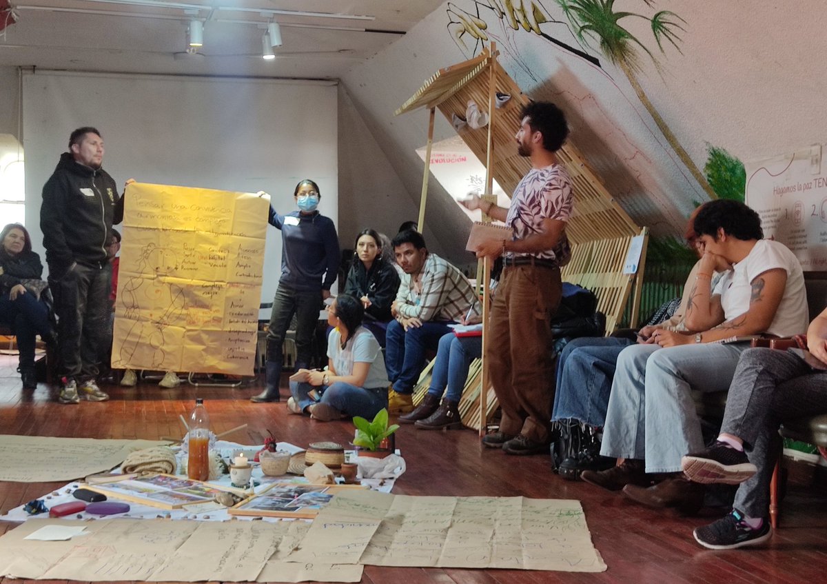 TeusacaDigital's tweet photo. 🟠#TeusacaDigital en la construcción del relato colectivo que orientará la Agenda de Reincorporación Comunitaria en #Teusaquillo.

Nuestra apuesta por la paz, la reconciliación, y el territorio.🕊️🌱🍃 https://t.co/uWpHQ0keiy
