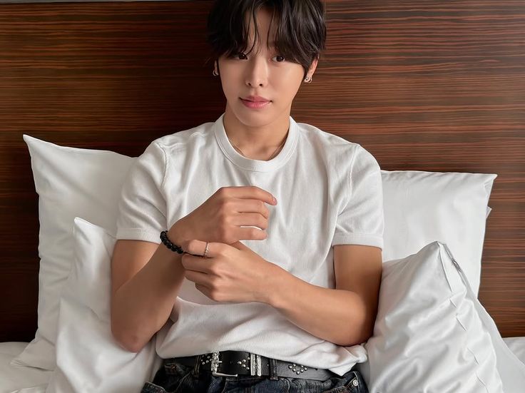 jestem i ja. żywy i wykąpany po pracy, na całe szczęście teraz już mogę odpoczywać): a co tam u was?