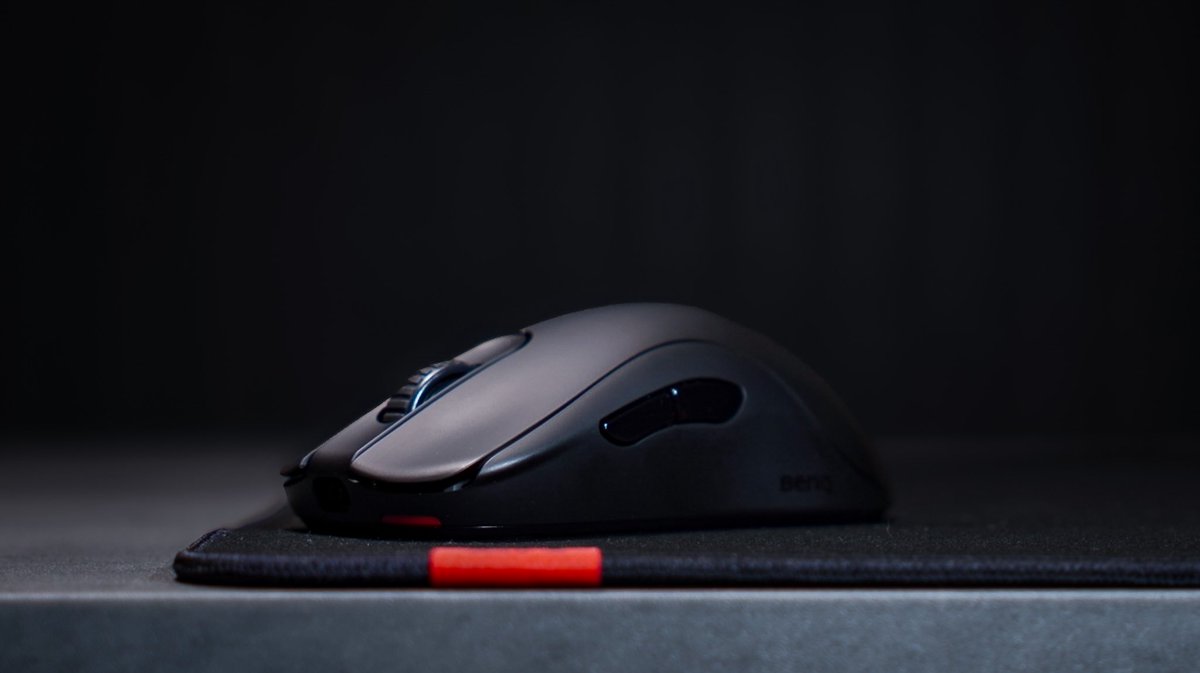 __BoIo's tweet image. Paying homage to the goats!
the BenQ Zowie ZA13-DW
G-SR III Pro 🪄🖤♥️