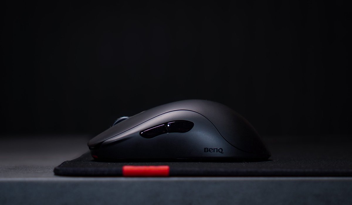 __BoIo's tweet image. Paying homage to the goats!
the BenQ Zowie ZA13-DW
G-SR III Pro 🪄🖤♥️