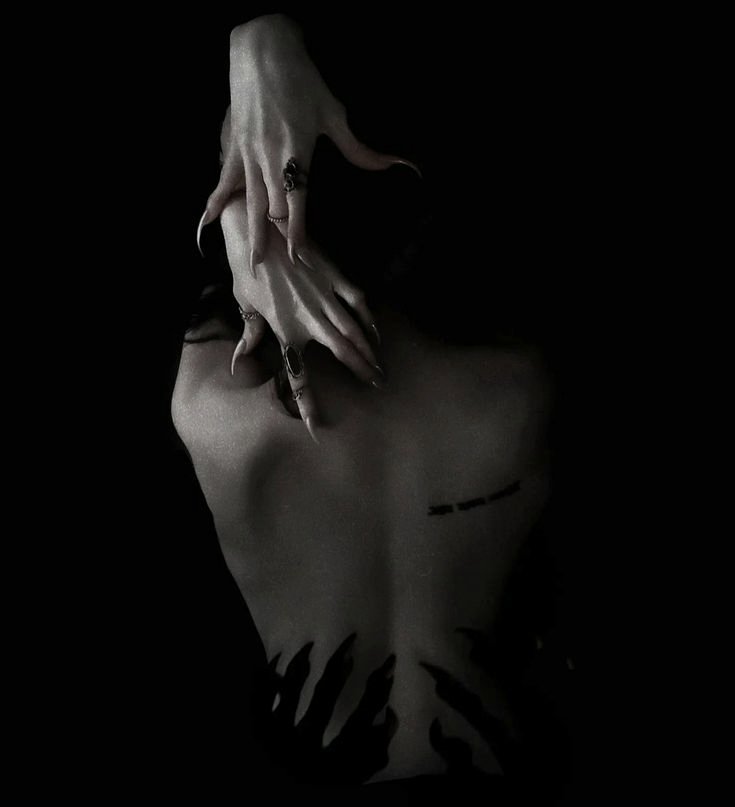 чᴇᴩный ᴧиᴄ. † tweet media