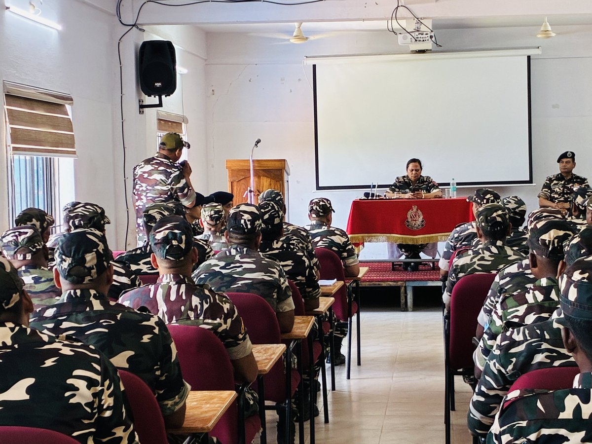 SSB_INDIA's tweet photo. ADG, SSB Reviews Election preparedness in #Thrissur

Smt. Rekha Lohani, #ADGSSB visited #SSB Election Coys deployed in Thrissur district, #Kerala.

During her visit, she interacted with police officers, #SSB field commanders and #Jawans of SSB. She lauded their dedication, boosted their morale and encouraged them to uphold the highest standards of duty and the core values of the Force while ensuring free, fair and peaceful elections.

#SSB #DutyFirst #KeralaElections #PeacefulPolls #Thrissur #SecureElections

@HMOIndia
@PIBHomeAffairs
@ECISVEEP
@Ceokerala
@TheKeralaPolice