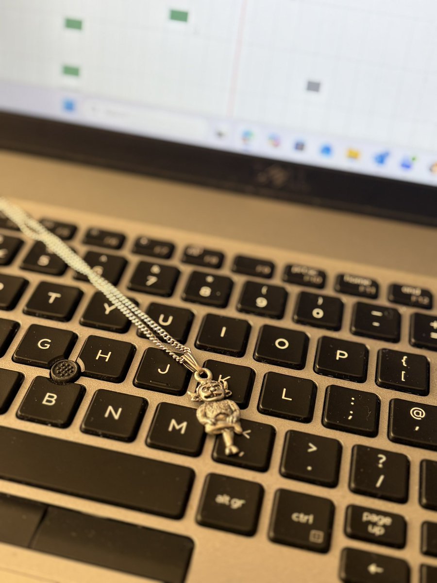 (P) Vicky Robinson✂️👗🧁🍰 tweet media