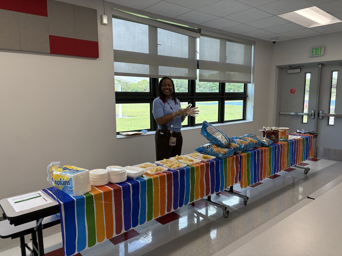 STES_Bush's tweet photo. Our 5th graders, enjoyed our “Nacho Your Average Scientist” celebration for scoring in the green on their Unit 7 USA! Over 40 5th Grade Panthers enjoyed nachos. @SeminoleTrails @STEPrincipalJJ @Freeda_Garcia @TaMiyahLowe https://t.co/fDHz3SUDPL
