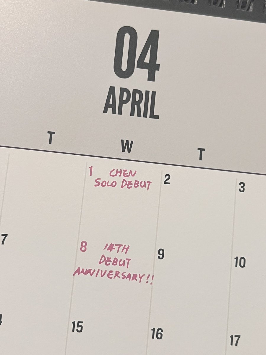 our princess jongdae only using his favorite color pink for significant dates in his SG 🩷🥲