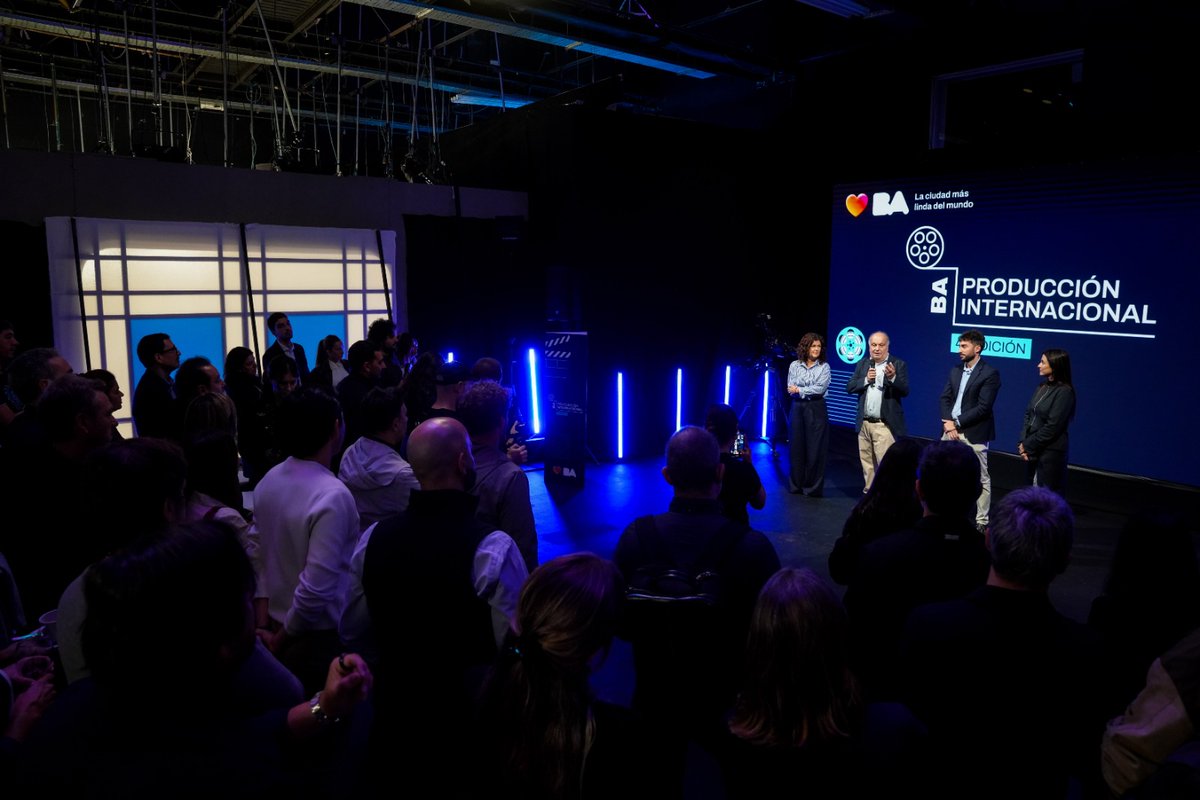herlombardi's tweet photo. En la Ciudad de Buenos Aires, la más linda del mundo, apostamos a la innovación y a la economía del conocimiento como motor del desarrollo económico. Con el lanzamiento de la  4° edición de BA Producción Internacional, promovemos la llegada de nuevas producciones, generamos empleo y fortalecemos la cadena de valor de la industria cinematográfica.

El esquema de cash rebate no solo acompaña a quienes eligen filmar en la Ciudad: también posiciona a Buenos Aires como un hub audiovisual competitivo a nivel internacional.